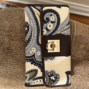 Spartina wallet NWOT. Blue/cream. I bought at a boutique and was to small